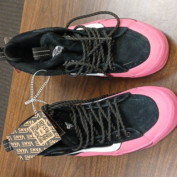 NWT VANS - Picture 1 of 6